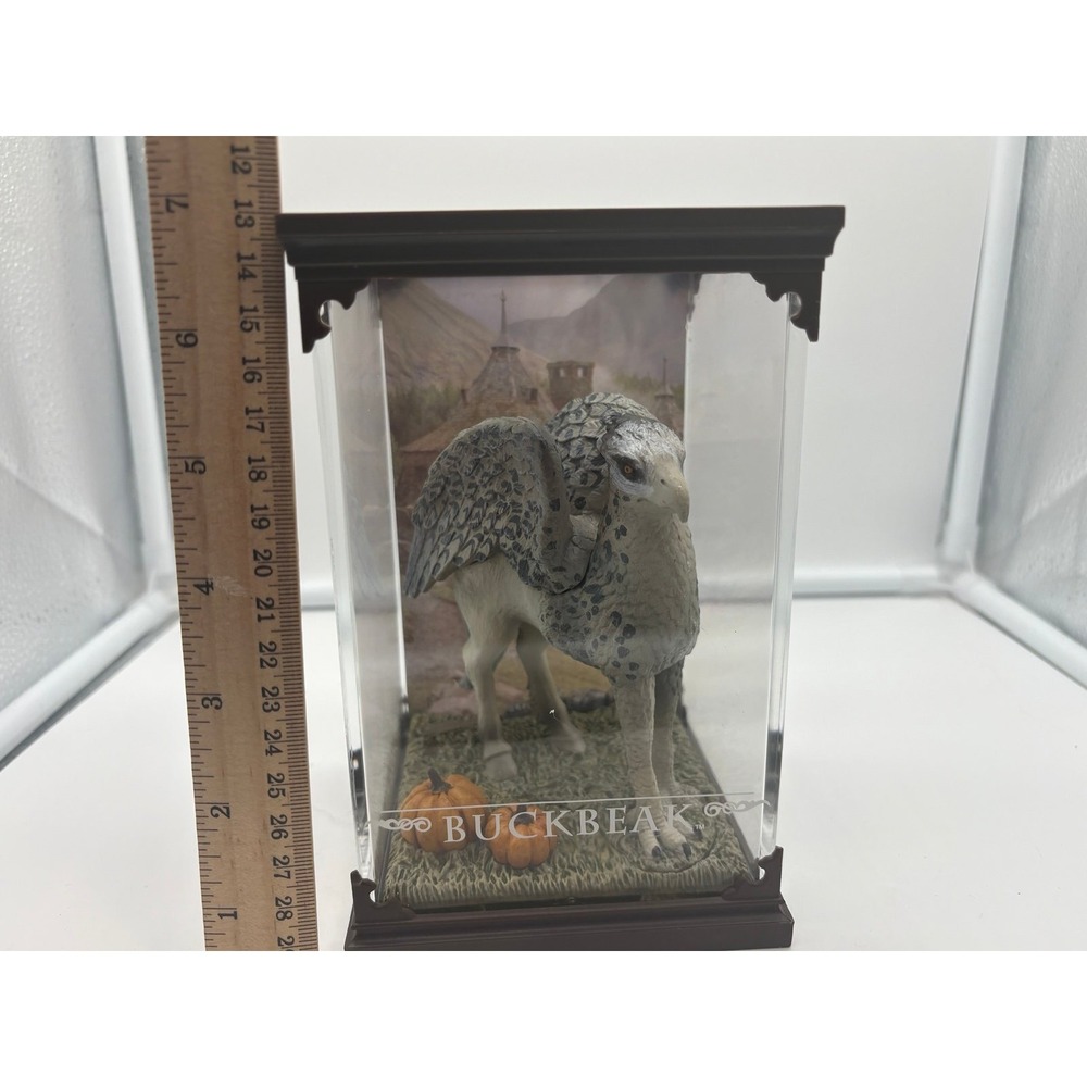 Noble Collection Harry Potter Magical Creatures Buckbeak Hippogriff